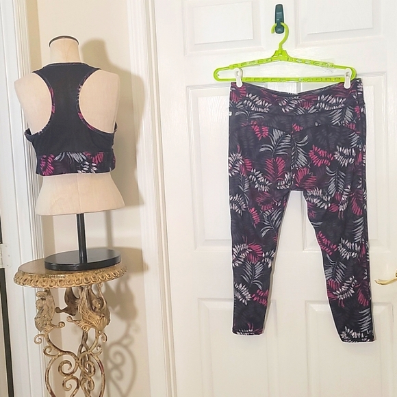 Fabletics Set - Picture 4 of 7
